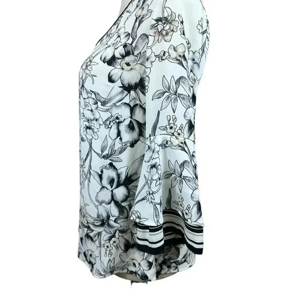 White House Black Market white top with black floral pattern size 2 - Picture 4 of 11